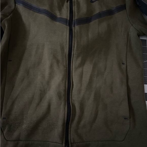 Nike Green Zip-Up Sweater with Stand-Up Collar - Picture 2 of 12